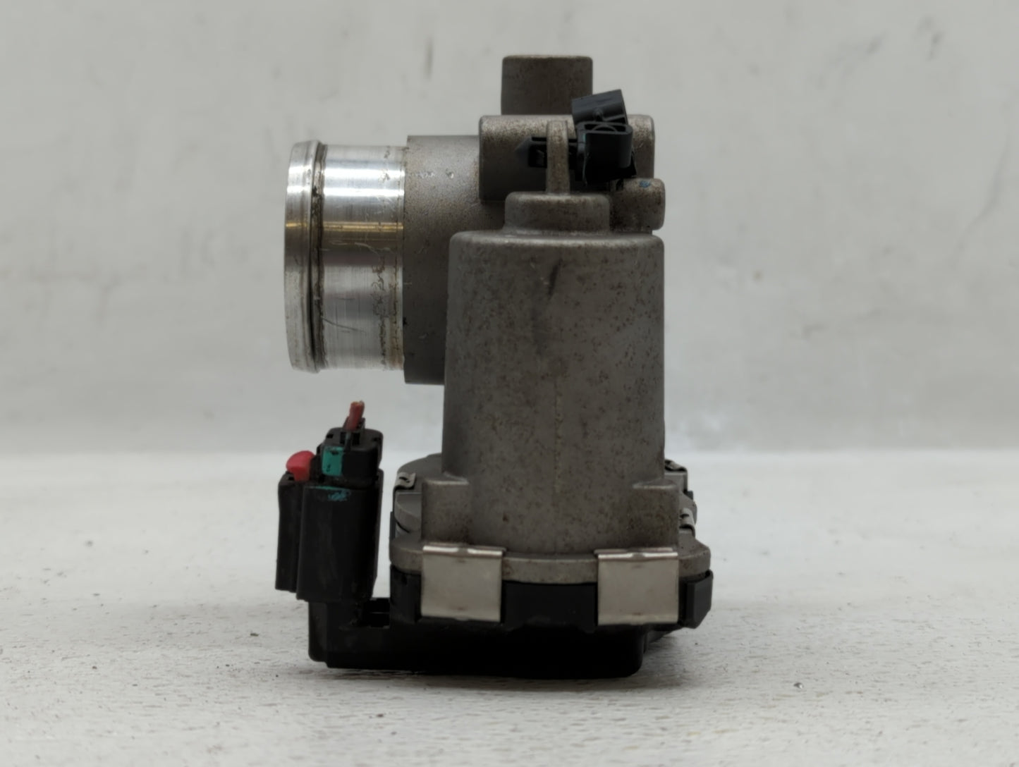 2017-2019 Chevrolet Cruze Throttle Body P/N:04892945AA Fits Fits 2016 2017 2018 2019 2020 2021 2022 OEM Used Auto Parts - Oe