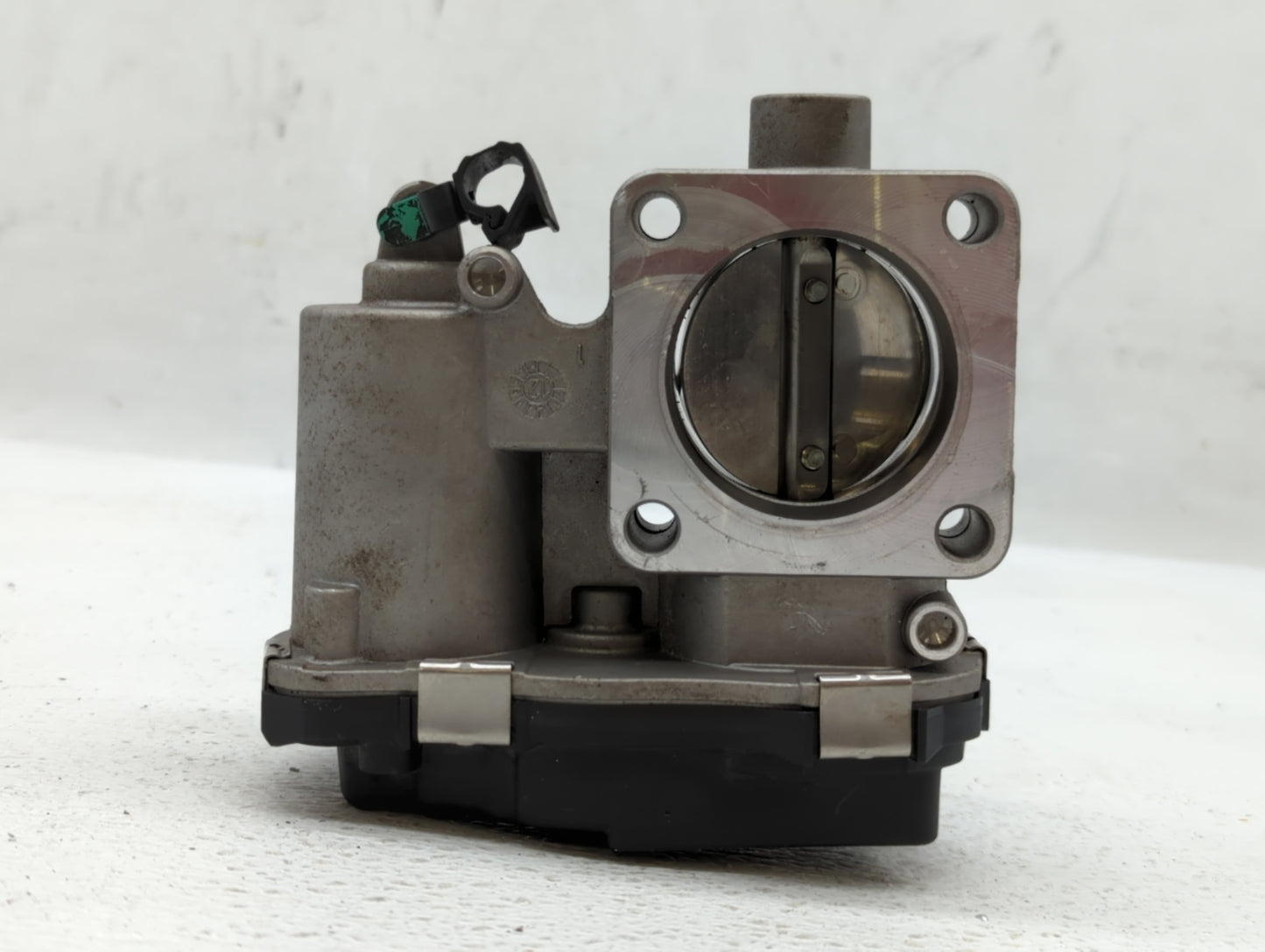 2017-2019 Chevrolet Cruze Throttle Body P/N:04892945AA Fits Fits 2016 2017 2018 2019 2020 2021 2022 OEM Used Auto Parts - Oe