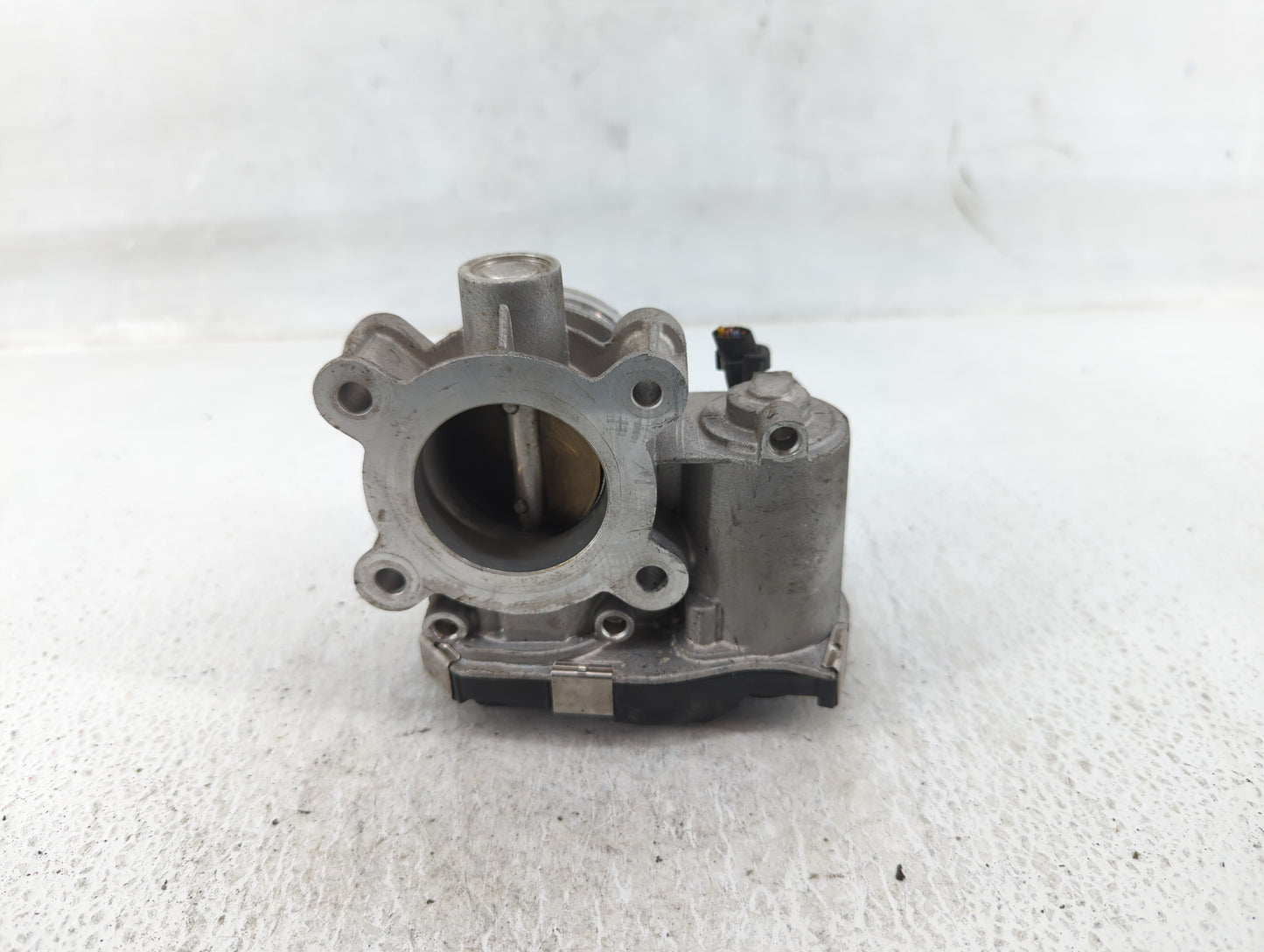 2017-2019 Chevrolet Cruze Throttle Body P/N:12671379AA Fits Fits 2016 2017 2018 2019 2020 2021 2022 OEM Used Auto Parts - Oe