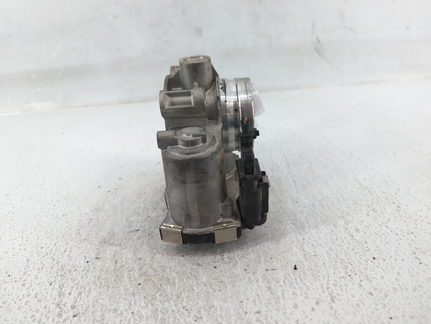 2017-2019 Chevrolet Cruze Throttle Body P/N:12671379AA Fits Fits 2016 2017 2018 2019 2020 2021 2022 OEM Used Auto Parts - Oe