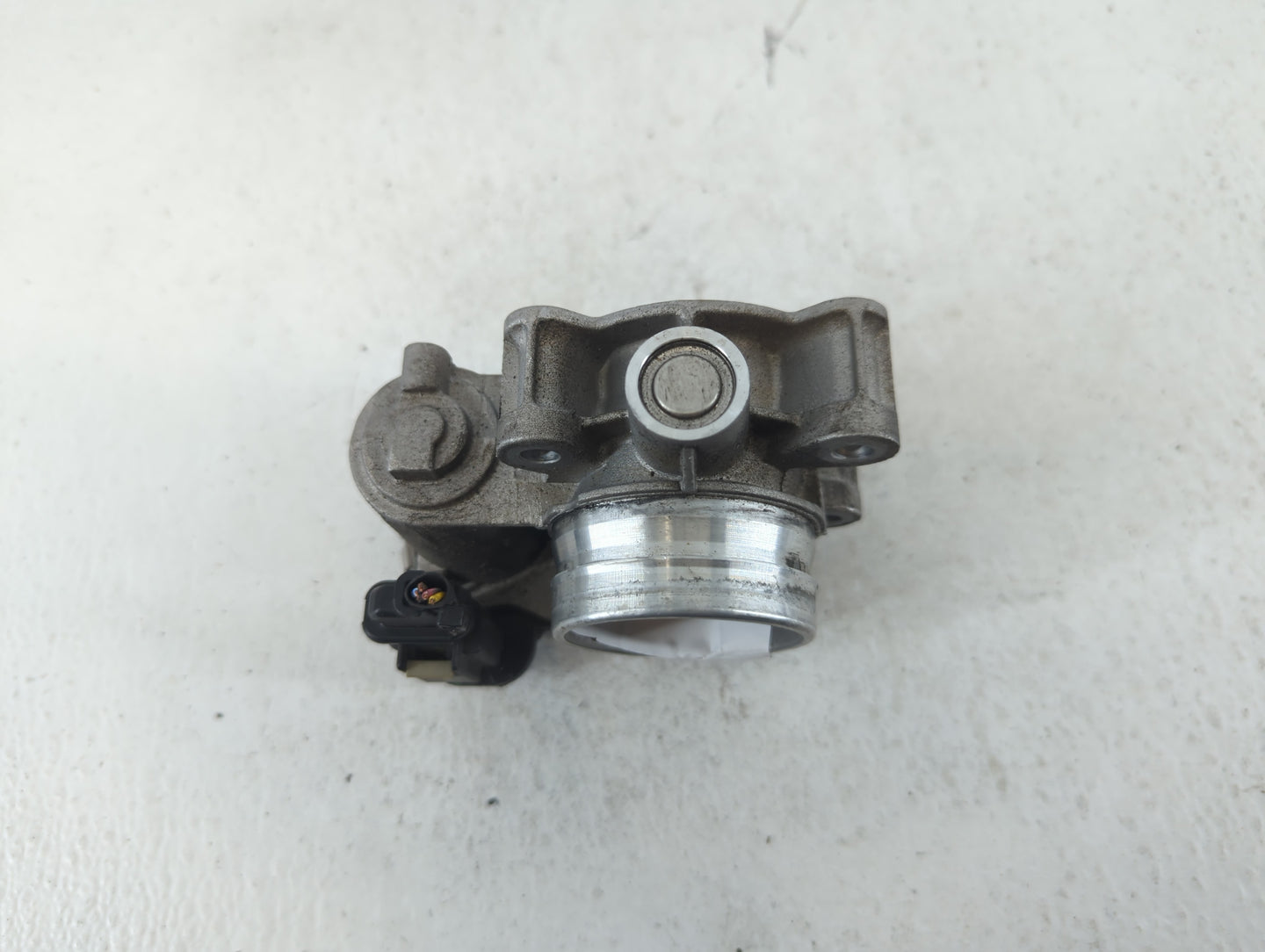 2017-2019 Chevrolet Cruze Throttle Body P/N:12671379AA Fits Fits 2016 2017 2018 2019 2020 2021 2022 OEM Used Auto Parts - Oe