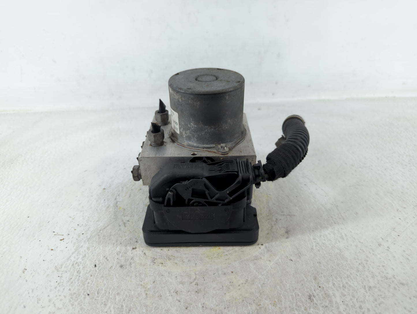 2019 Chevrolet Cruze ABS Pump Control Module Replacement P/N:39126645 Fits OEM Used Auto Parts - Oemusedautoparts1.com