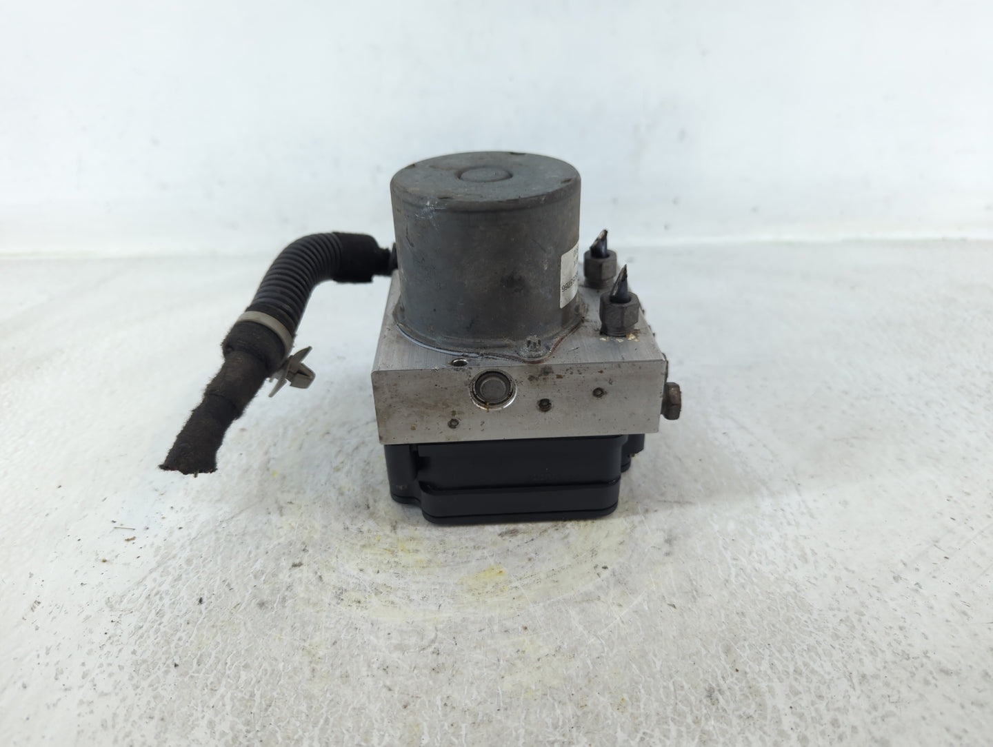 2019 Chevrolet Cruze ABS Pump Control Module Replacement P/N:39126645 Fits OEM Used Auto Parts - Oemusedautoparts1.com