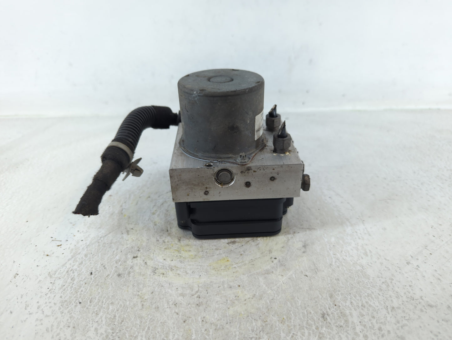 2019 Chevrolet Cruze ABS Pump Control Module Replacement P/N:39126645 Fits OEM Used Auto Parts - Oemusedautoparts1.com