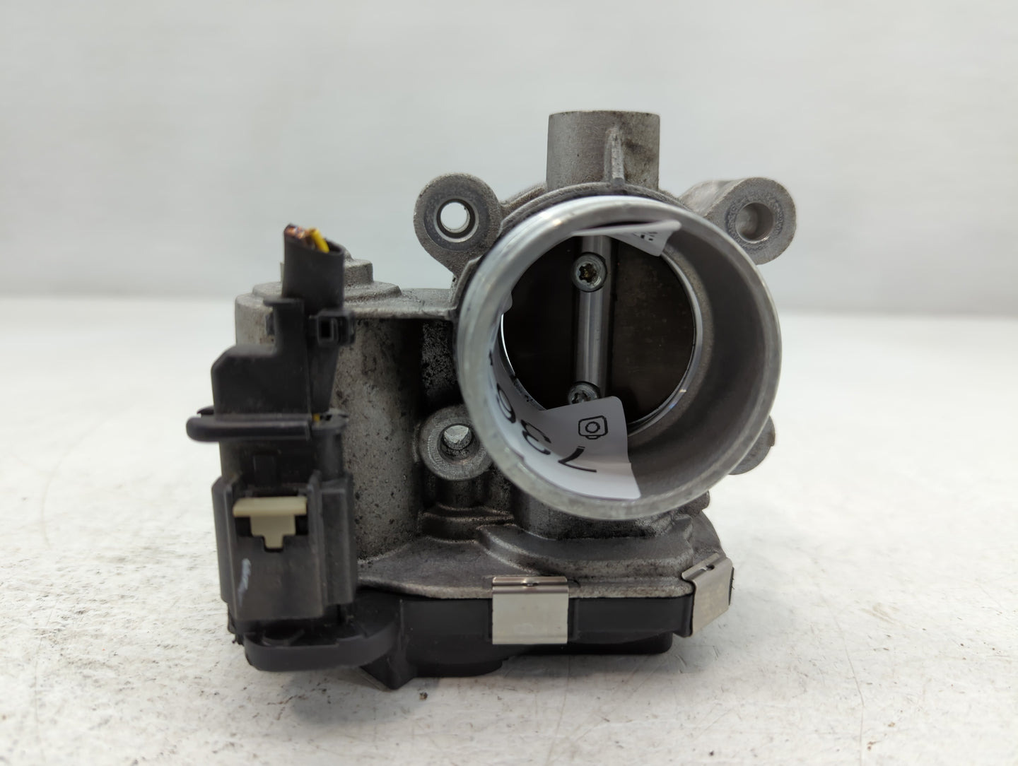 2017-2019 Chevrolet Cruze Throttle Body P/N:12671379AA Fits Fits 2016 2017 2018 2019 2020 2021 2022 OEM Used Auto Parts - Oe