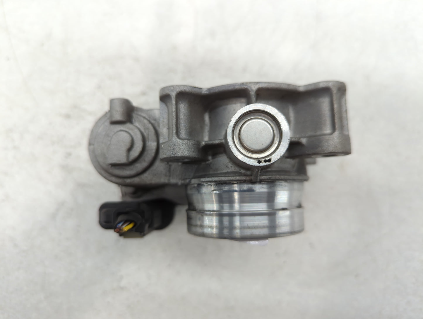 2017-2019 Chevrolet Cruze Throttle Body P/N:12671379AA Fits Fits 2016 2017 2018 2019 2020 2021 2022 OEM Used Auto Parts - Oe