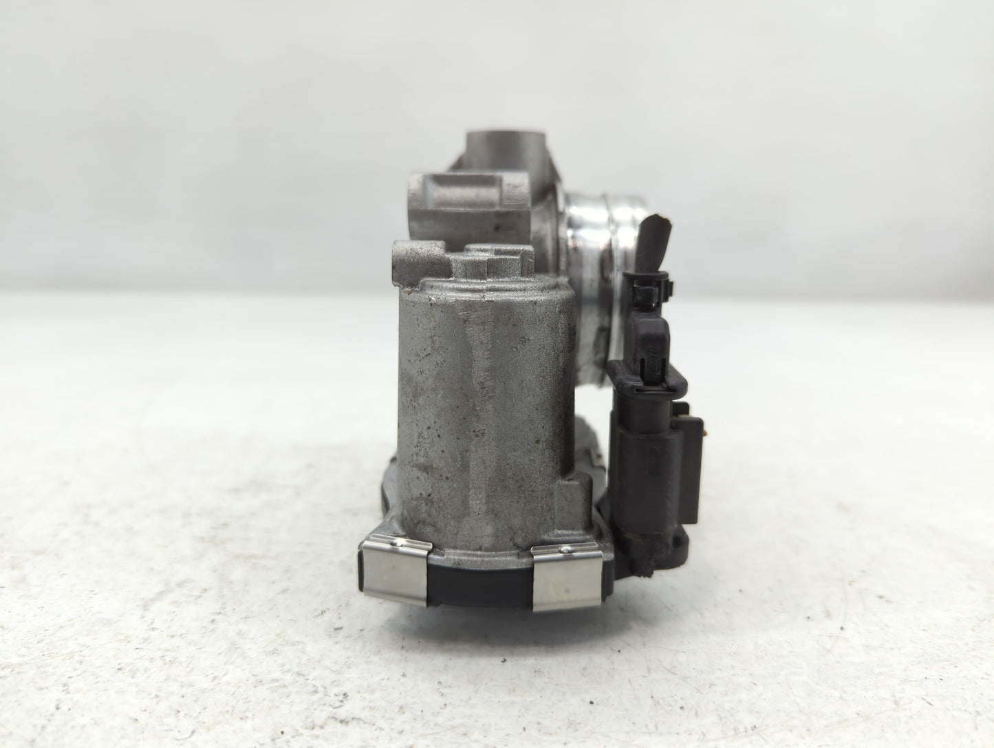 2017-2019 Chevrolet Cruze Throttle Body P/N:12671379AA Fits Fits 2016 2017 2018 2019 2020 2021 2022 OEM Used Auto Parts - Oe