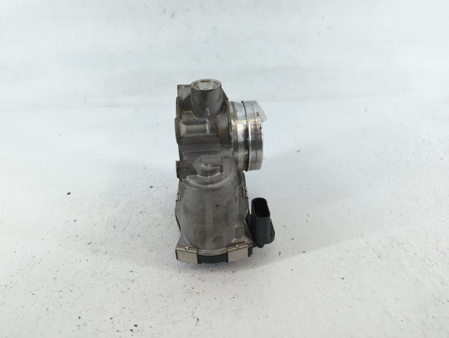 2017-2019 Chevrolet Cruze Throttle Body P/N:12671379AA Fits Fits 2016 2017 2018 2019 2020 2021 2022 OEM Used Auto Parts - Oe