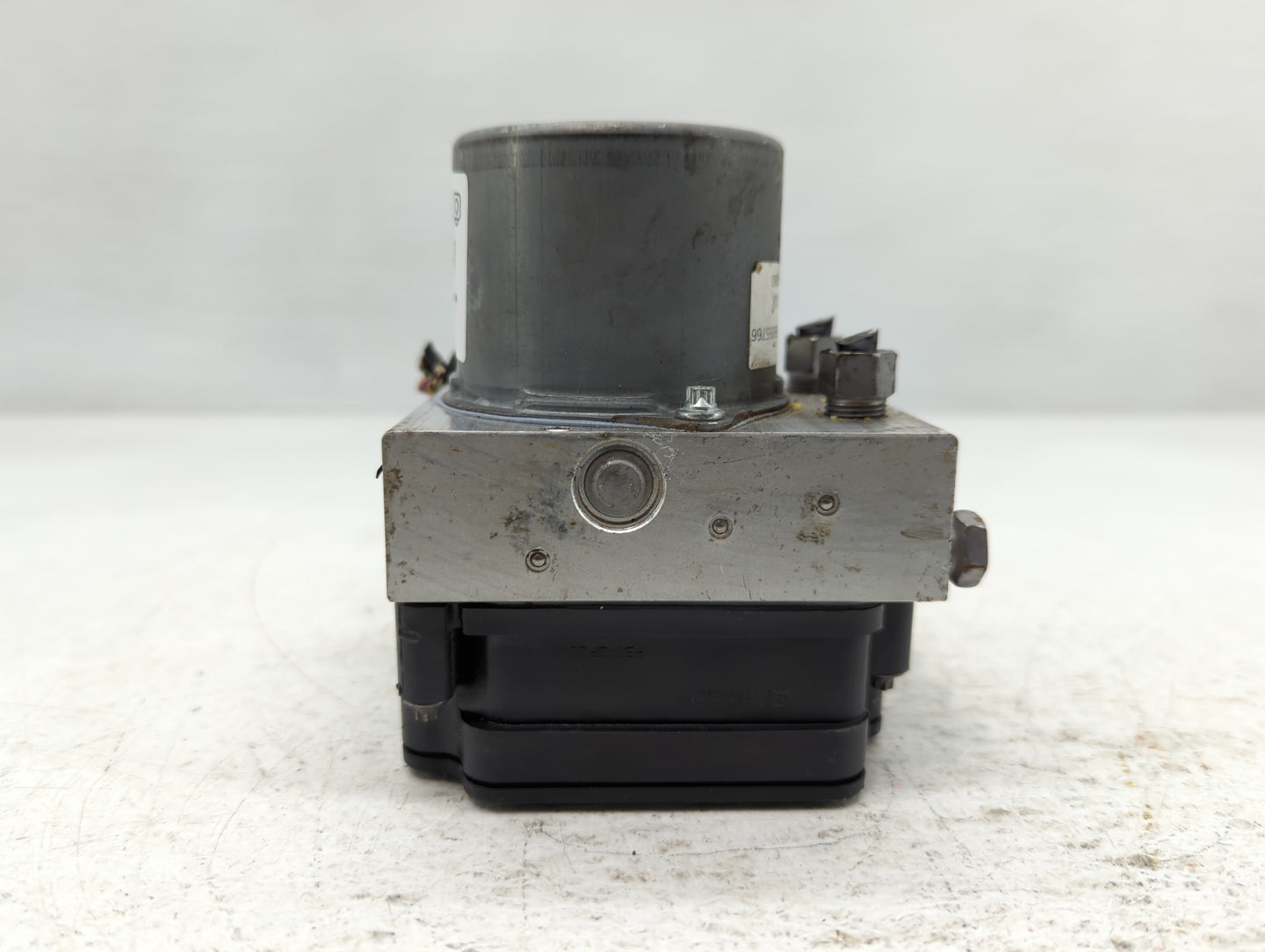 2019 Chevrolet Cruze ABS Pump Control Module Replacement P/N:39126644 Fits OEM Used Auto Parts - Oemusedautoparts1.com