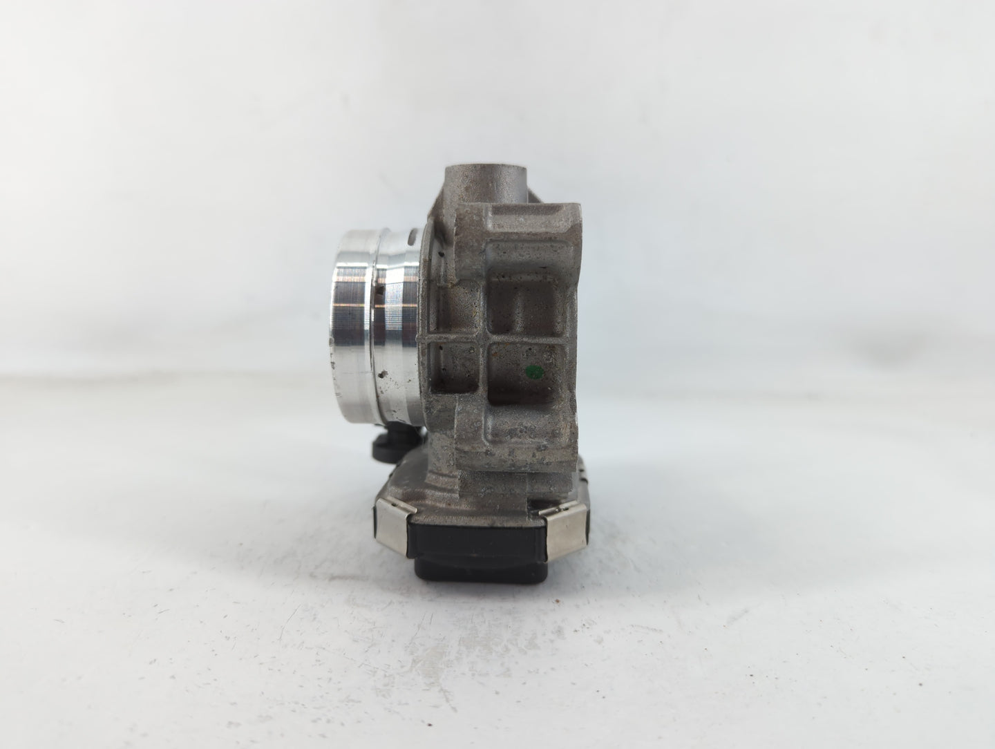 2017-2019 Chevrolet Cruze Throttle Body P/N:12671379AA Fits Fits 2016 2017 2018 2019 2020 2021 2022 OEM Used Auto Parts - Oe