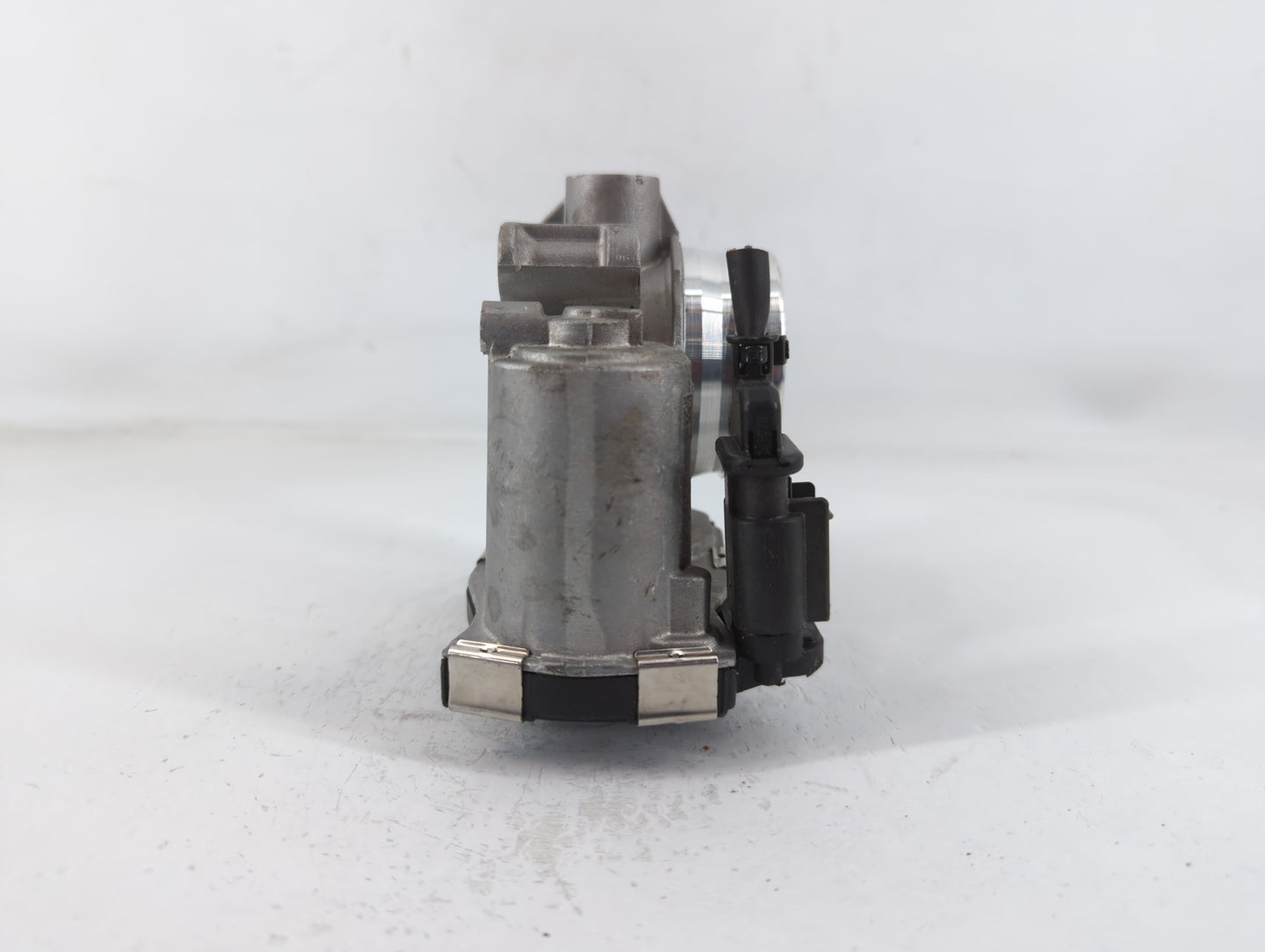 2017-2019 Chevrolet Cruze Throttle Body P/N:12671379AA Fits Fits 2016 2017 2018 2019 2020 2021 2022 OEM Used Auto Parts - Oe