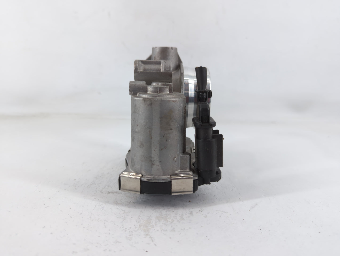 2017-2019 Chevrolet Cruze Throttle Body P/N:12671379AA Fits Fits 2016 2017 2018 2019 2020 2021 2022 OEM Used Auto Parts - Oe