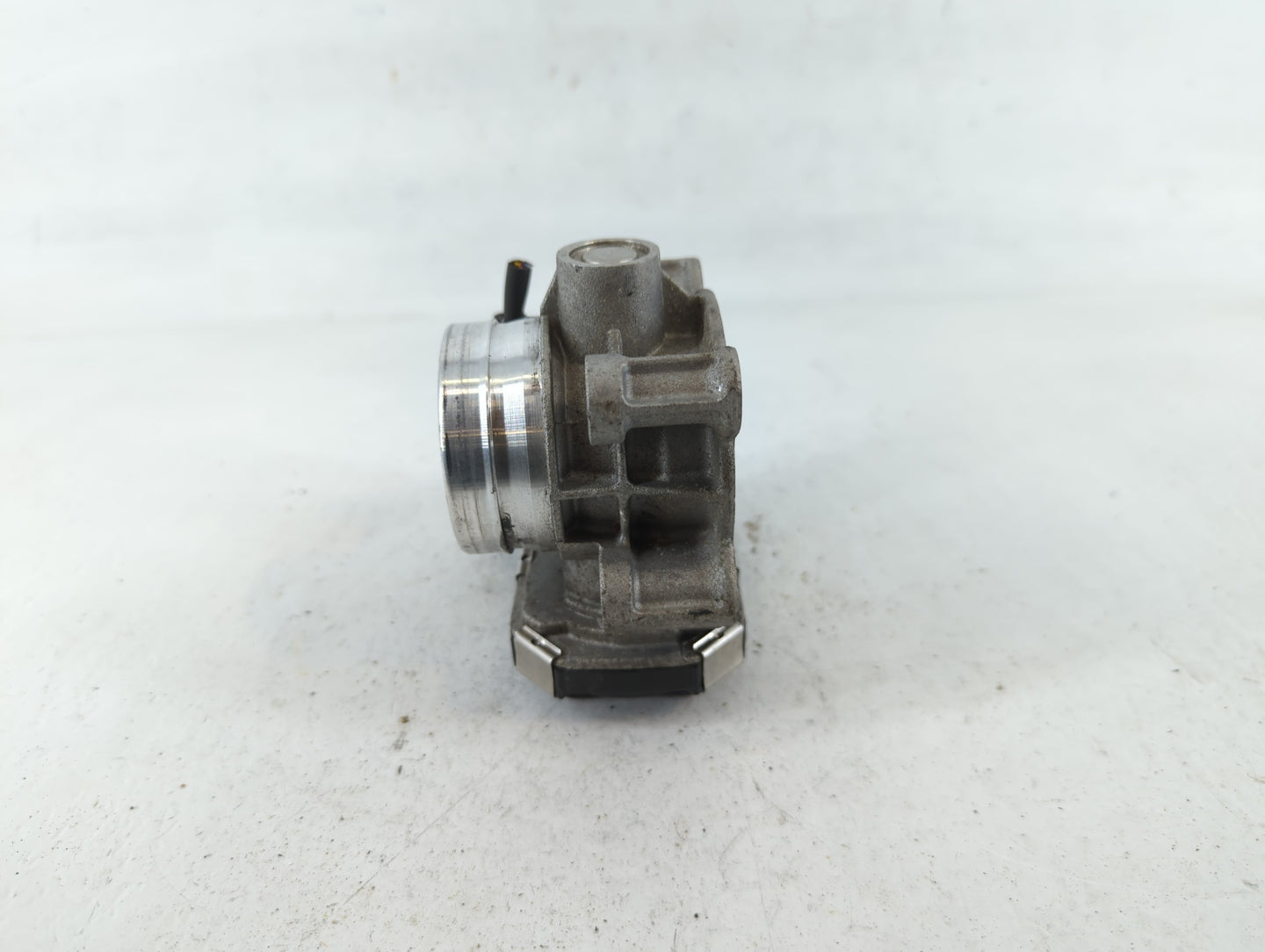 2017-2019 Chevrolet Cruze Throttle Body P/N:12671379AA Fits Fits 2016 2017 2018 2019 2020 2021 2022 OEM Used Auto Parts - Oe