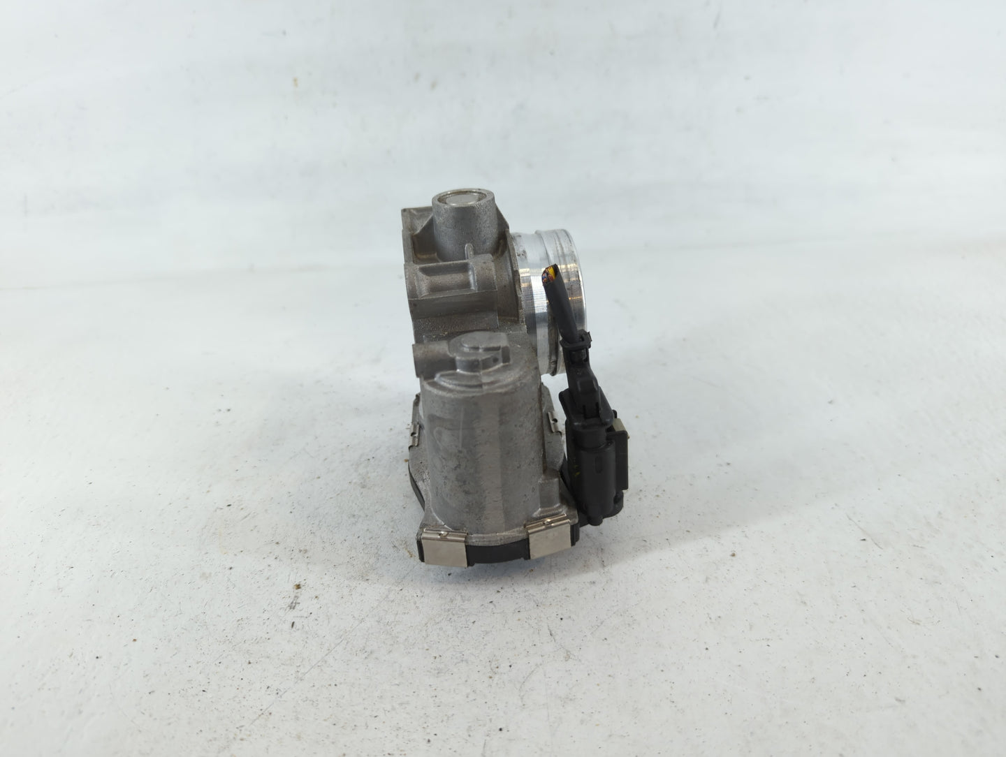 2017-2019 Chevrolet Cruze Throttle Body P/N:12671379AA Fits Fits 2016 2017 2018 2019 2020 2021 2022 OEM Used Auto Parts - Oe