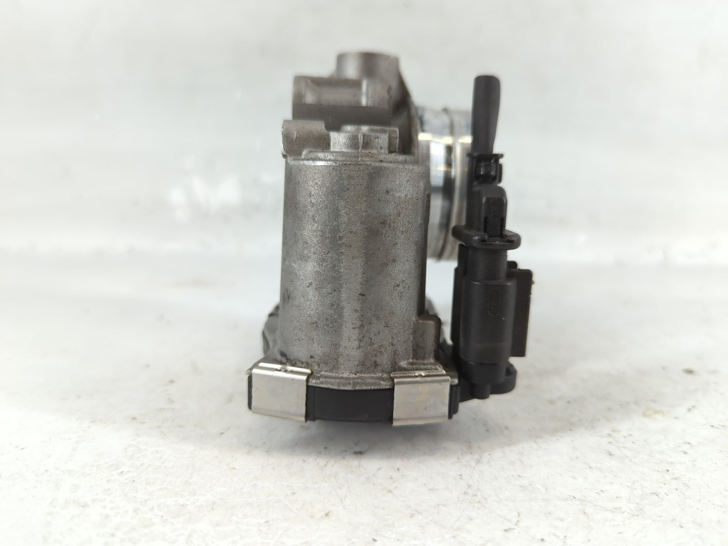 2017-2019 Chevrolet Cruze Throttle Body P/N:12671379AA Fits Fits 2016 2017 2018 2019 2020 2021 2022 OEM Used Auto Parts - Oe