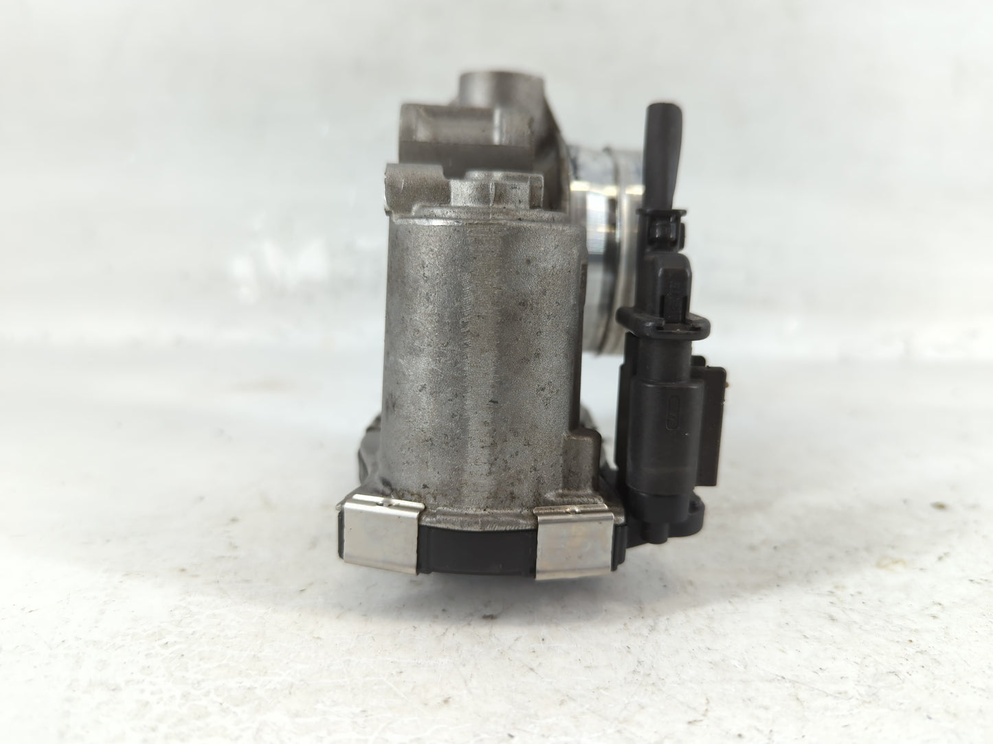 2017-2019 Chevrolet Cruze Throttle Body P/N:12671379AA Fits Fits 2016 2017 2018 2019 2020 2021 2022 OEM Used Auto Parts - Oe