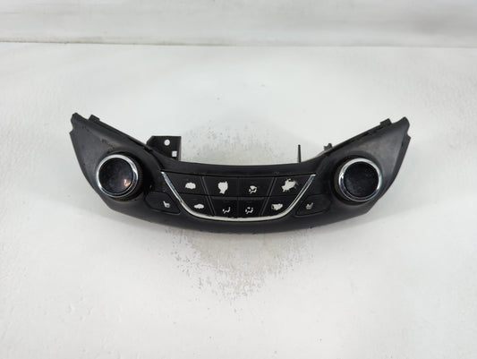 2019 Chevrolet Cruze Climate Control Module Temperature AC/Heater Replacement P/N:42543599 Fits OEM Used Auto Parts - Oemuse