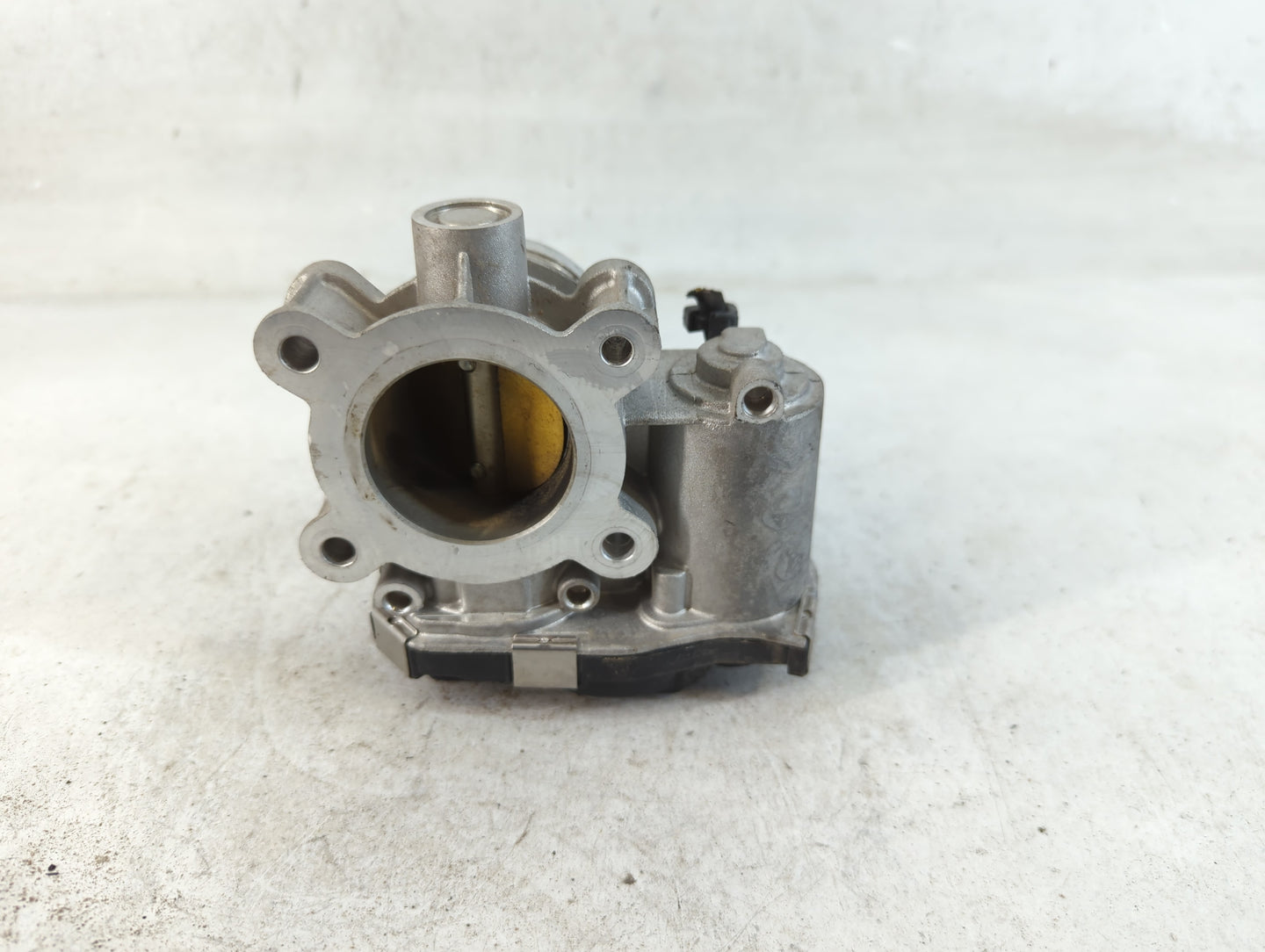 2017-2019 Chevrolet Cruze Throttle Body P/N:12671379AA Fits Fits 2016 2017 2018 2019 2020 2021 2022 OEM Used Auto Parts - Oe