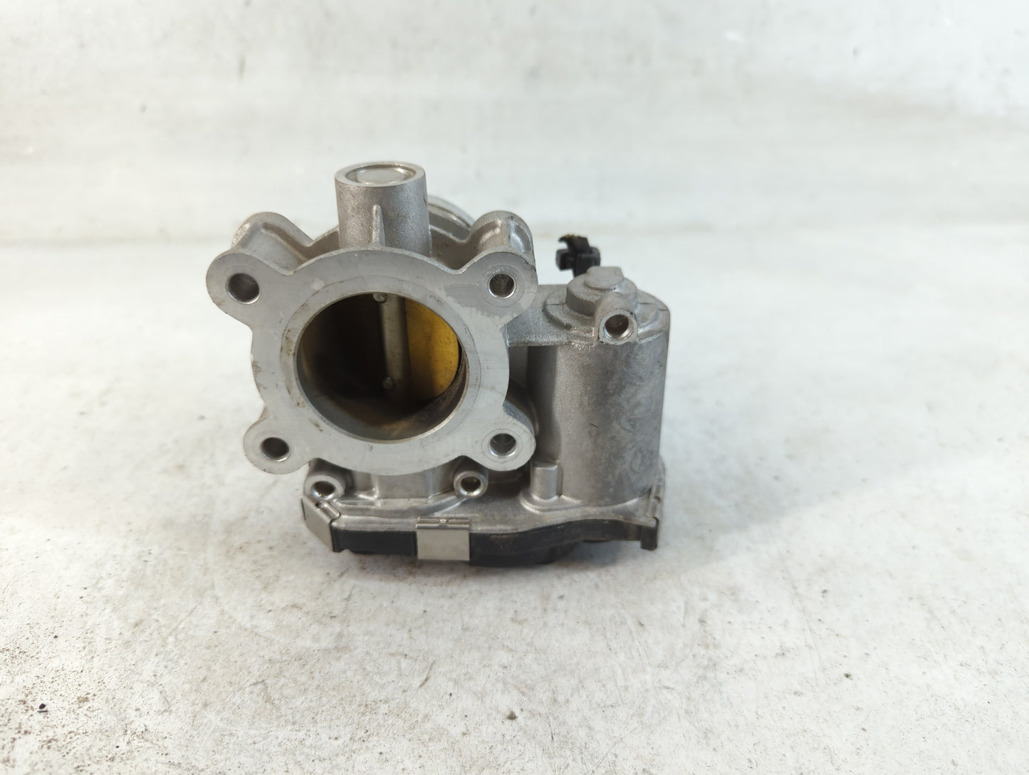 2017-2019 Chevrolet Cruze Throttle Body P/N:12671379AA Fits Fits 2016 2017 2018 2019 2020 2021 2022 OEM Used Auto Parts - Oe