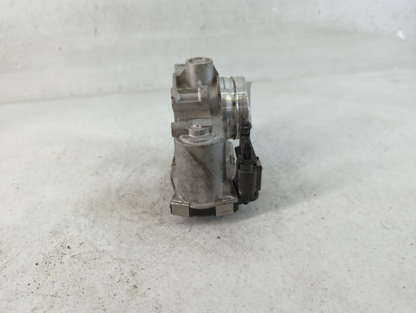 2017-2019 Chevrolet Cruze Throttle Body P/N:12671379AA Fits Fits 2016 2017 2018 2019 2020 2021 2022 OEM Used Auto Parts - Oe