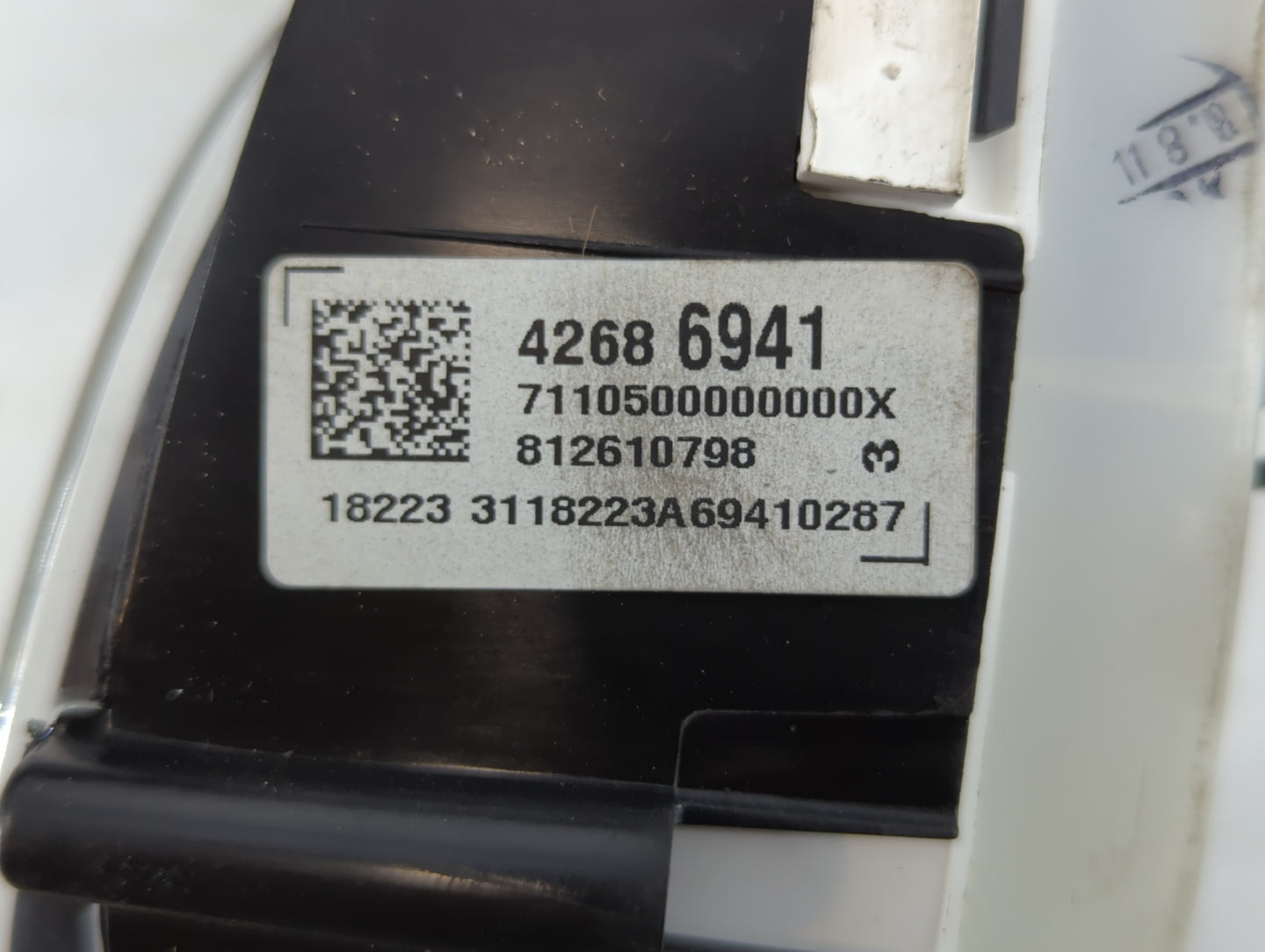 2018 Chevrolet Cruze Instrument Cluster Speedometer Gauges P/N:4268 6941 Fits OEM Used Auto Parts - Oemusedautoparts1.com