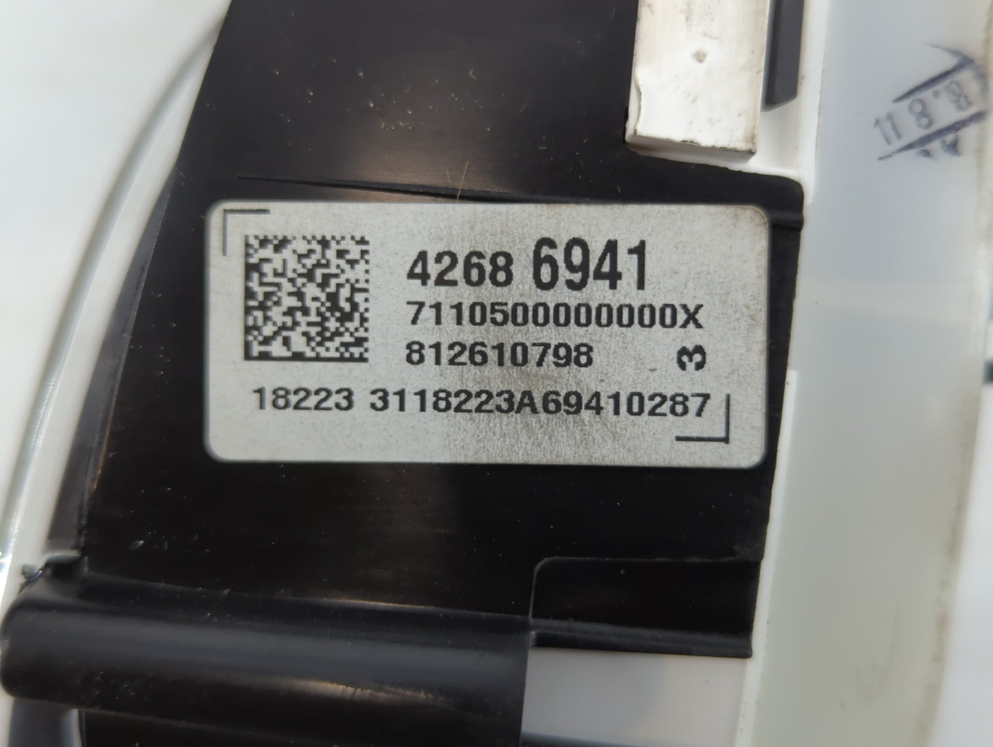 2018 Chevrolet Cruze Instrument Cluster Speedometer Gauges P/N:4268 6941 Fits OEM Used Auto Parts - Oemusedautoparts1.com