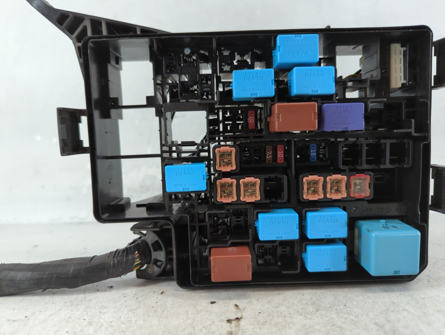 2016-2018 Chevrolet Cruze Fusebox Fuse Box Panel Relay Module P/N:82662-0R191 Fits Fits 2016 2018 OEM Used Auto Parts - Oemu