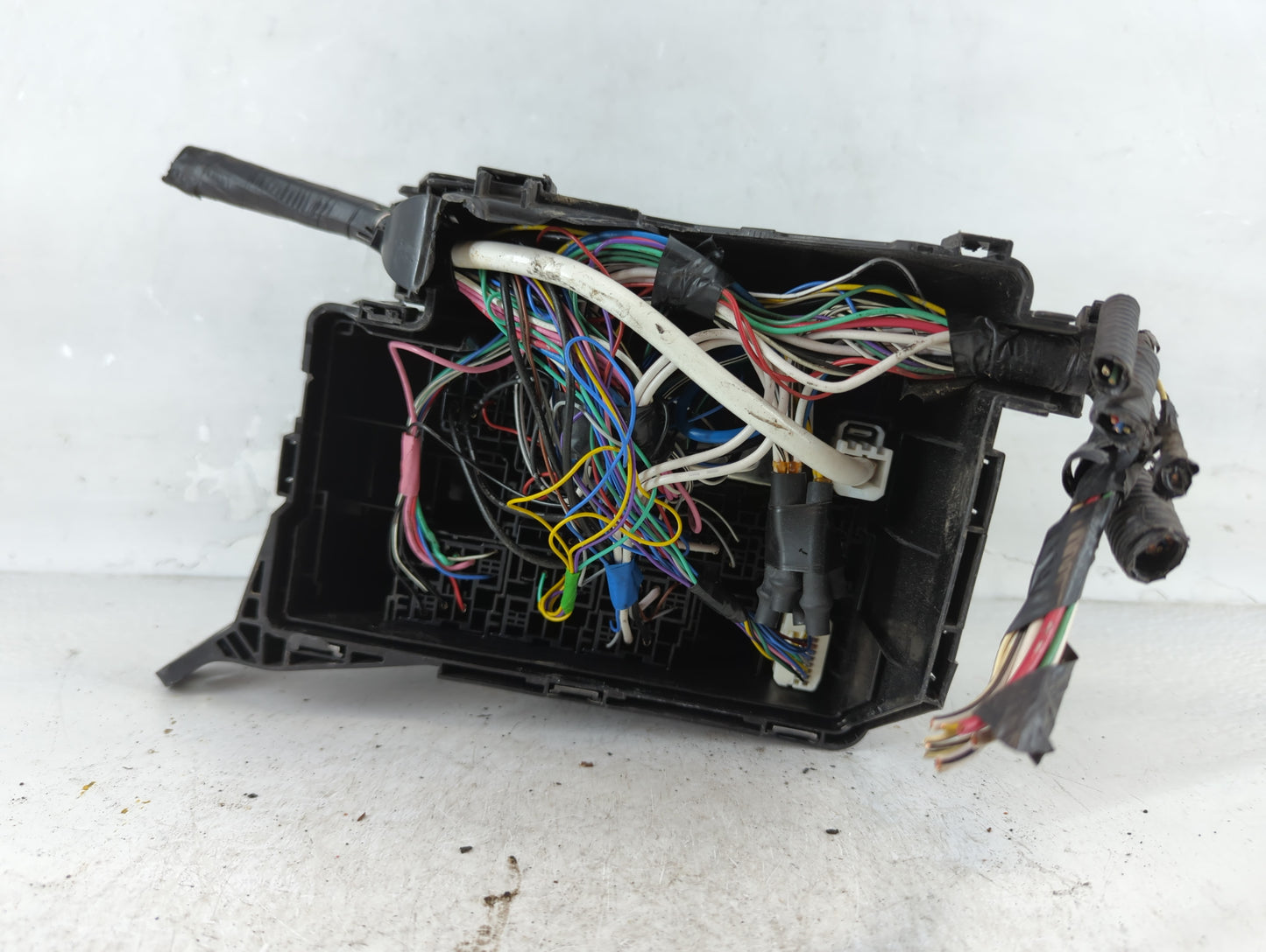 2016-2018 Chevrolet Cruze Fusebox Fuse Box Panel Relay Module P/N:82662-0R191 Fits Fits 2016 2018 OEM Used Auto Parts - Oemu