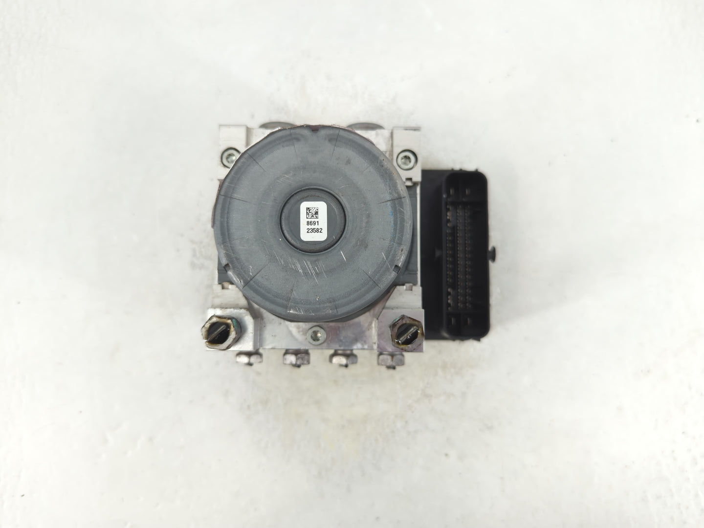 2018-2019 Chevrolet Equinox ABS Pump Control Module Replacement P/N:84560131 Fits Fits 2018 2019 2020 2021 OEM Used Auto Par