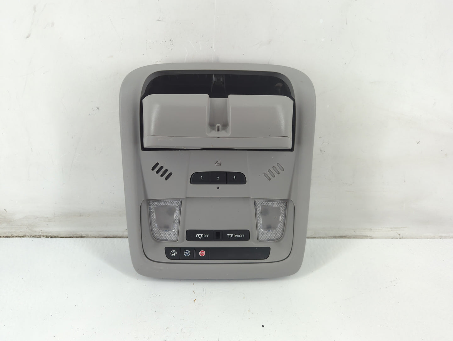 2018-2022 Chevrolet Equinox Overhead Roof Console 1092481 - Oemusedautoparts1.com