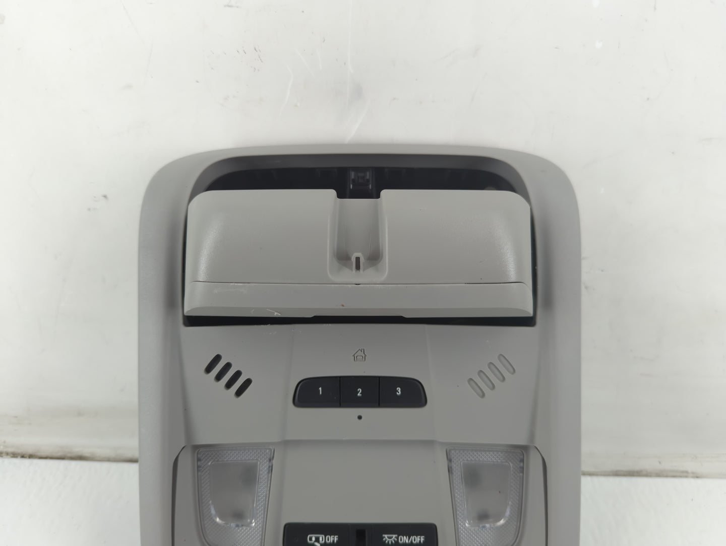 2018-2022 Chevrolet Equinox Overhead Roof Console 1092481 - Oemusedautoparts1.com