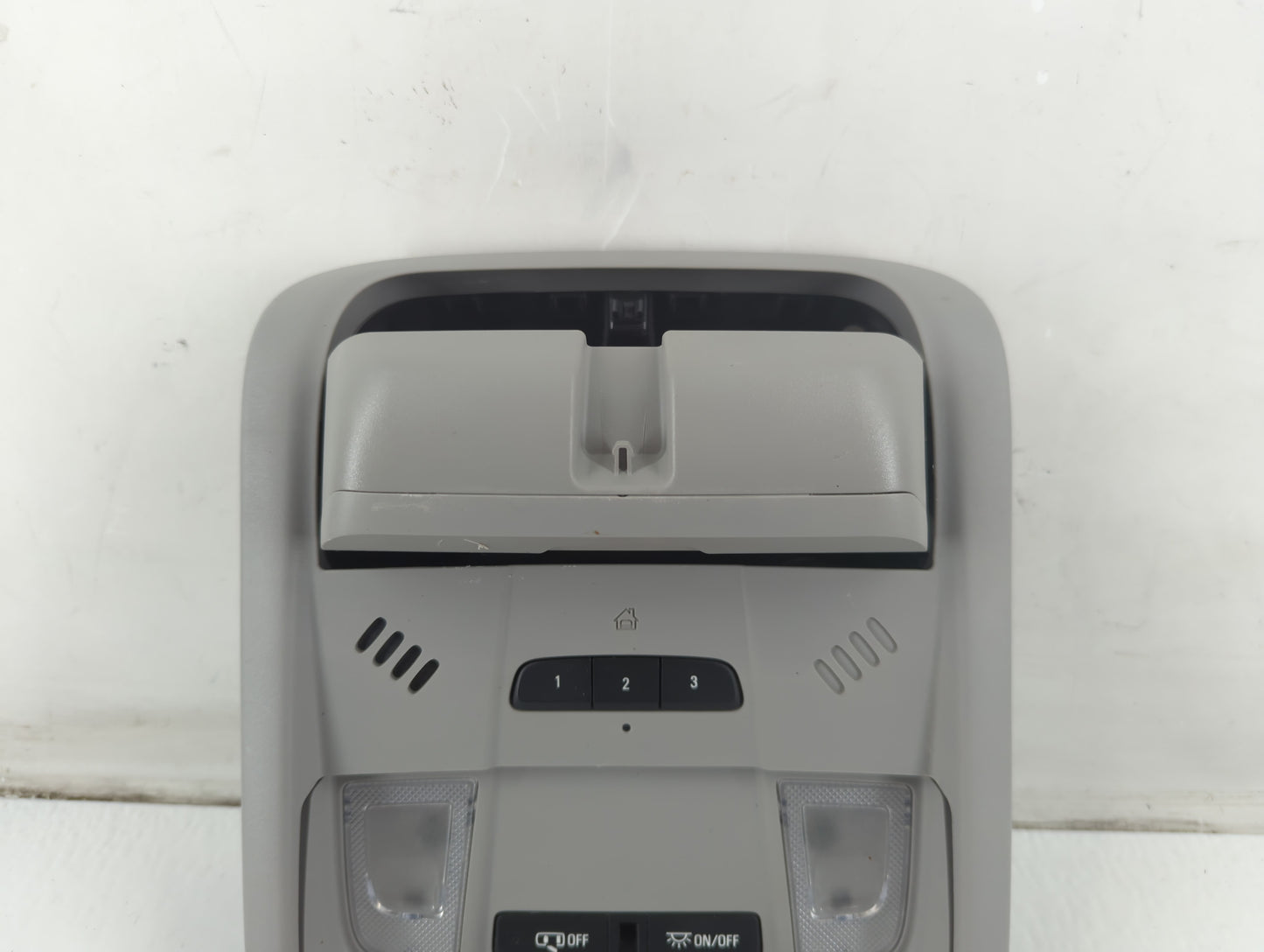 2018-2022 Chevrolet Equinox Overhead Roof Console 1092481 - Oemusedautoparts1.com