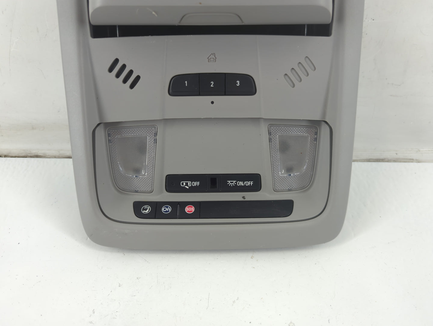 2018-2022 Chevrolet Equinox Overhead Roof Console 1092481 - Oemusedautoparts1.com