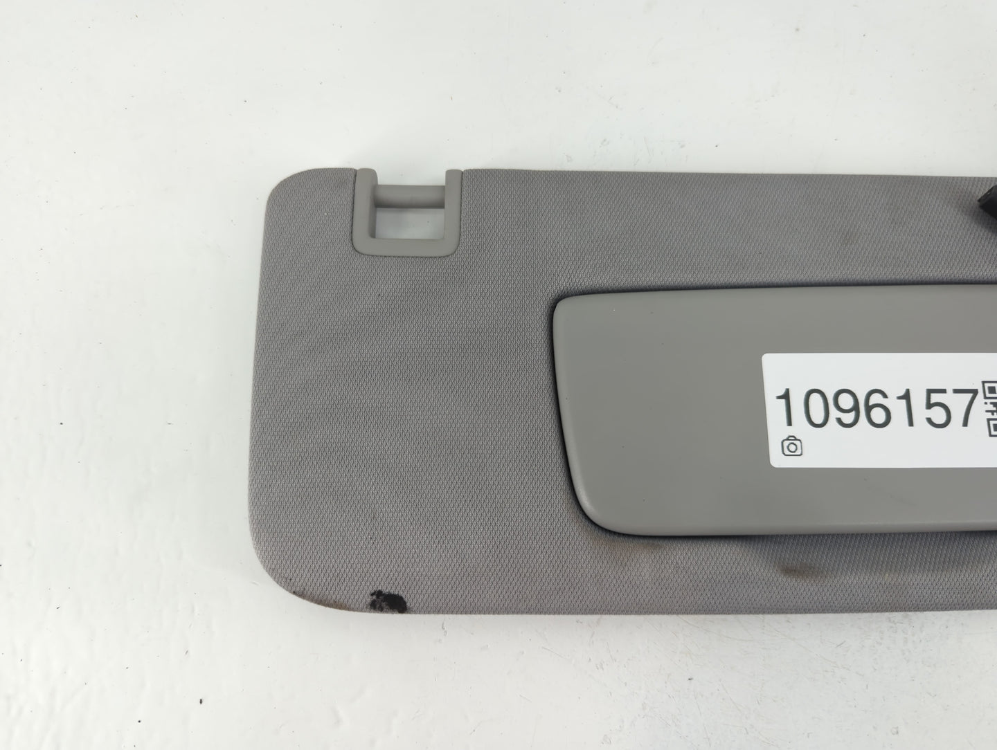 2018-2019 Chevrolet Equinox Sun Visor Shade Replacement Passenger Right Mirror Fits Fits 2018 2019 OEM Used Auto Parts - Oem