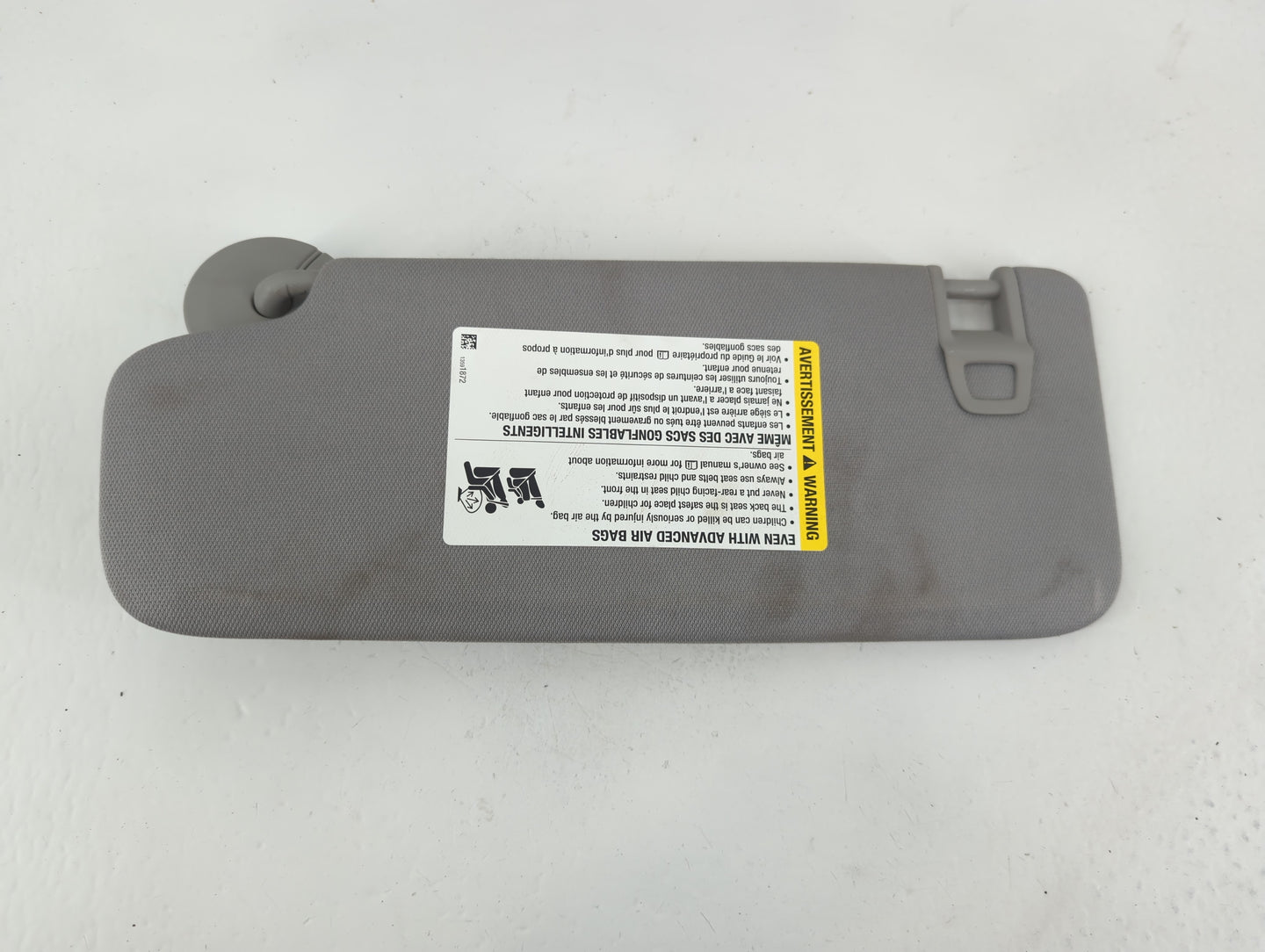2018-2019 Chevrolet Equinox Sun Visor Shade Replacement Passenger Right Mirror Fits Fits 2018 2019 OEM Used Auto Parts - Oem