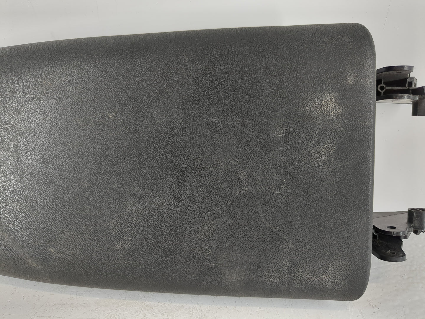 2018-2022 Chevrolet Equinox Center Console Armrest Cover Lid Fits Fits 2018 2019 2020 2021 2022 OEM Used Auto Parts - Oemuse