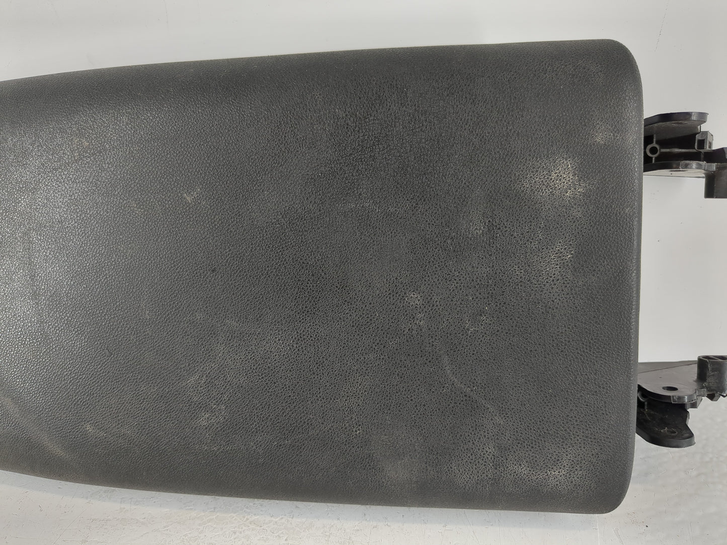 2018-2022 Chevrolet Equinox Center Console Armrest Cover Lid Fits Fits 2018 2019 2020 2021 2022 OEM Used Auto Parts - Oemuse