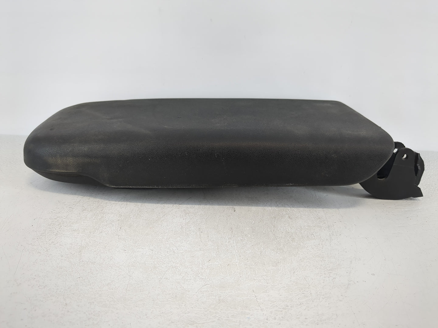 2018-2022 Chevrolet Equinox Center Console Armrest Cover Lid Fits Fits 2018 2019 2020 2021 2022 OEM Used Auto Parts - Oemuse