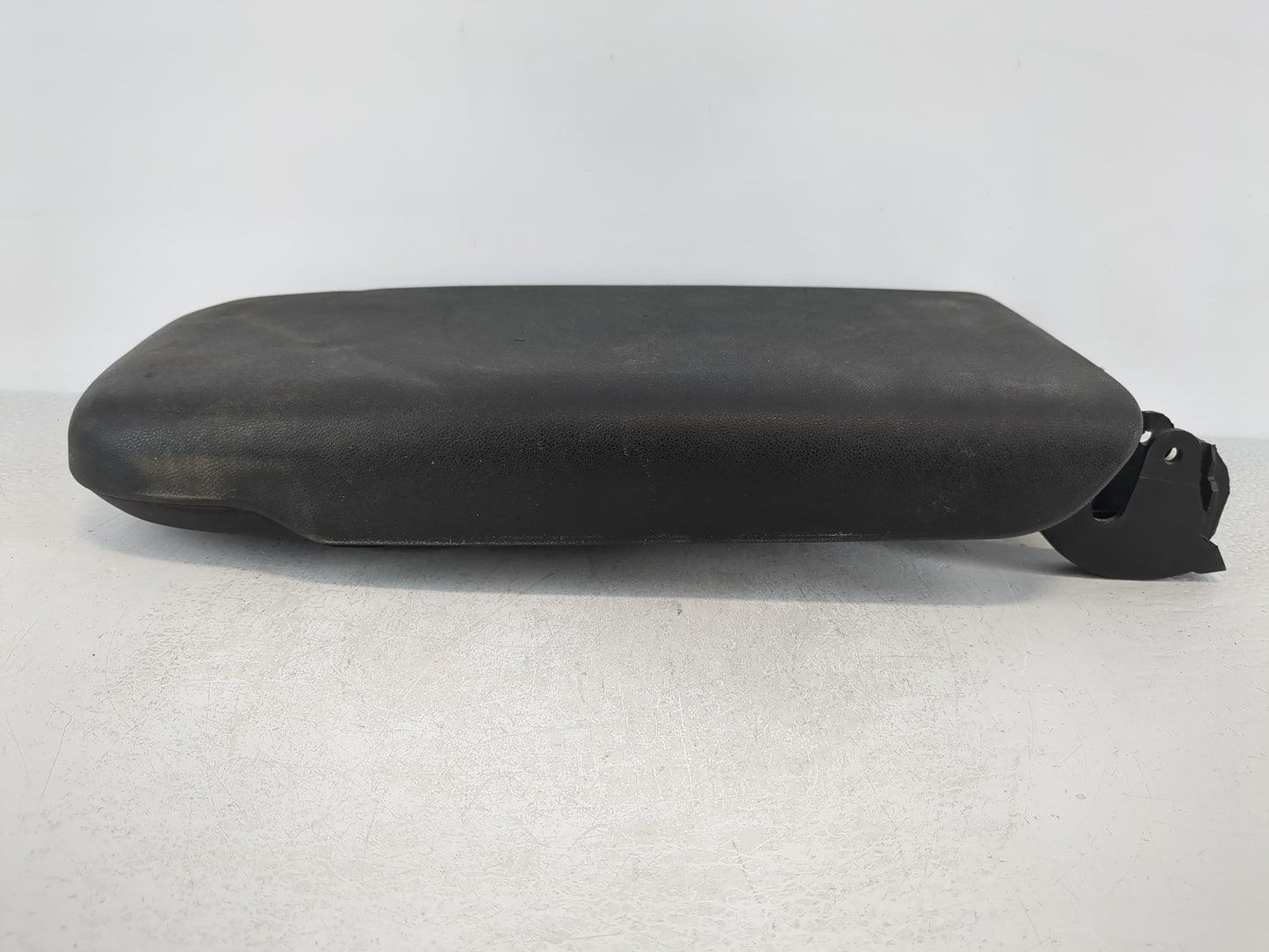 2018-2022 Chevrolet Equinox Center Console Armrest Cover Lid Fits Fits 2018 2019 2020 2021 2022 OEM Used Auto Parts - Oemuse