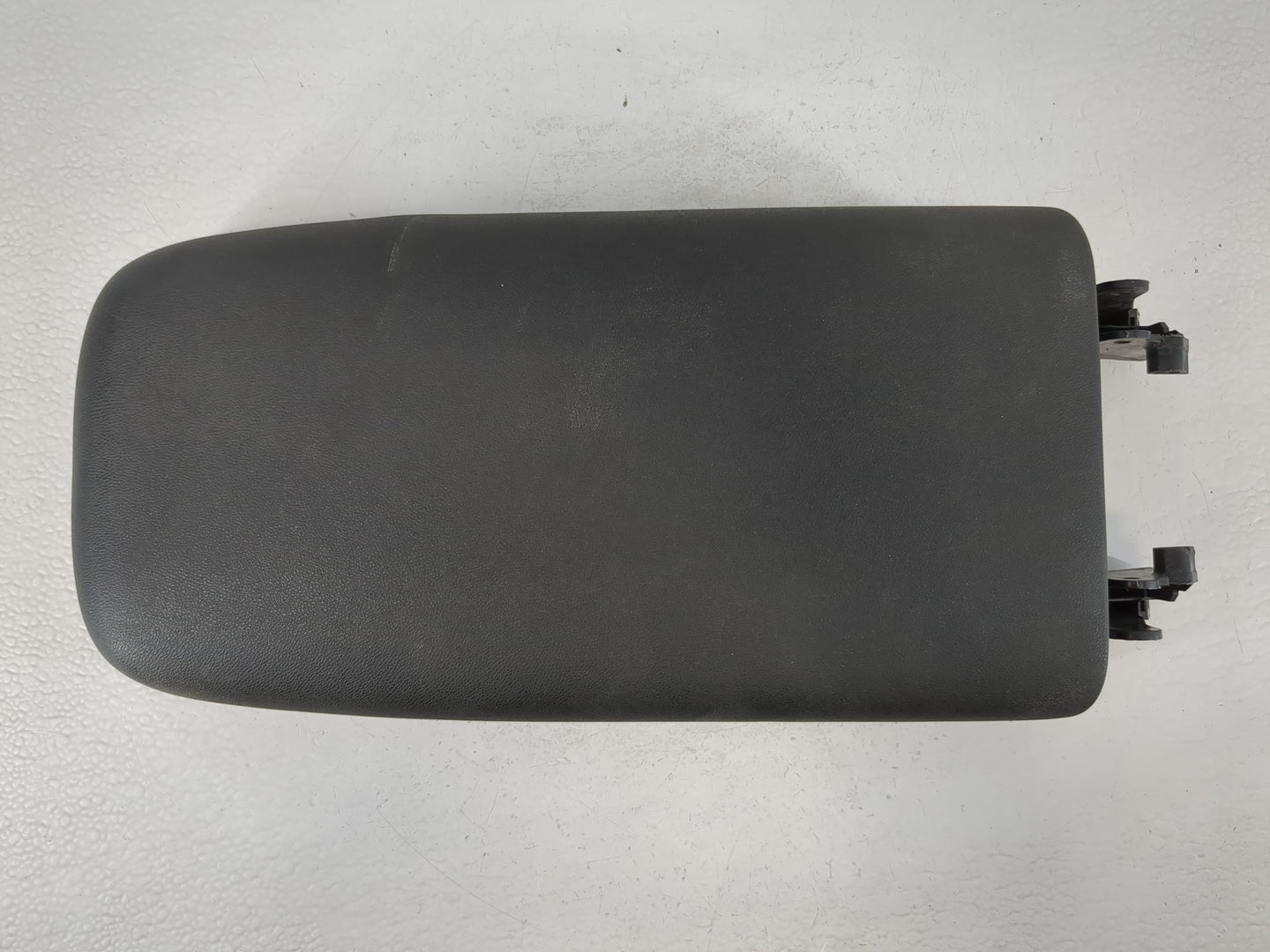 2018-2022 Chevrolet Equinox Center Console Armrest Cover Lid Fits Fits 2018 2019 2020 2021 2022 OEM Used Auto Parts - Oemuse