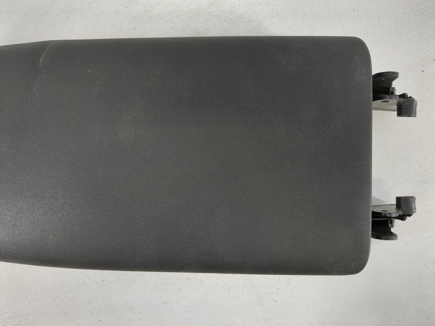 2018-2022 Chevrolet Equinox Center Console Armrest Cover Lid Fits Fits 2018 2019 2020 2021 2022 OEM Used Auto Parts - Oemuse