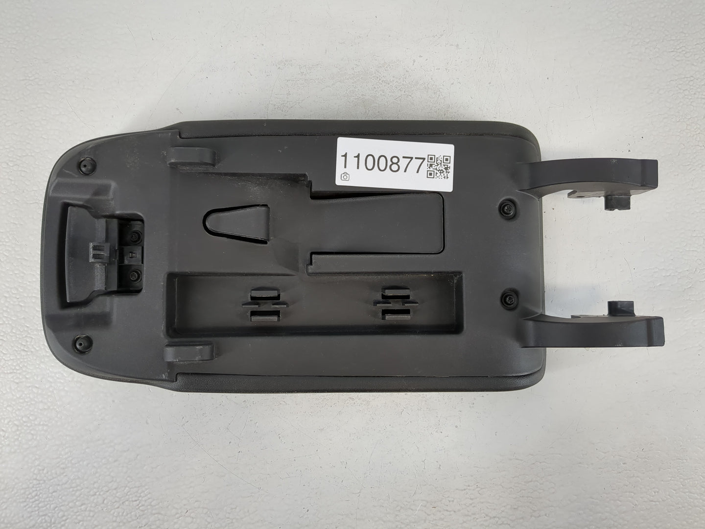 2018-2022 Chevrolet Equinox Center Console Armrest Cover Lid Fits Fits 2018 2019 2020 2021 2022 OEM Used Auto Parts - Oemuse