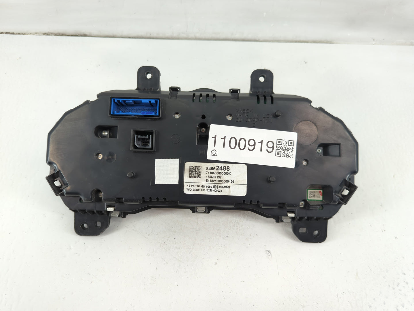 2019 Chevrolet Equinox Instrument Cluster Speedometer Gauges P/N:84562488 Fits OEM Used Auto Parts - Oemusedautoparts1.com