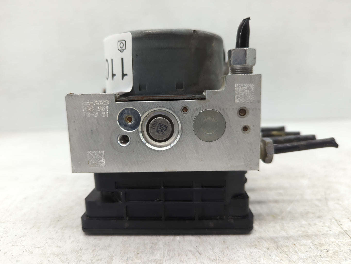 2018-2019 Chevrolet Equinox ABS Pump Control Module Replacement P/N:84646849 Fits Fits 2018 2019 2020 2021 OEM Used Auto Par