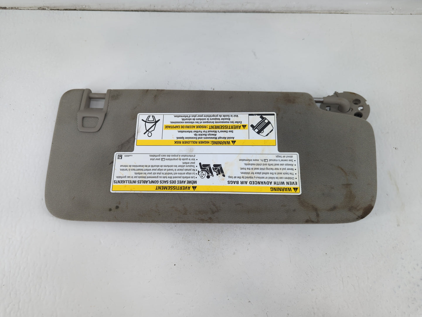 2018-2019 Chevrolet Equinox Sun Visor Shade Replacement Driver Left Mirror Fits Fits 2018 2019 OEM Used Auto Parts - Oemused