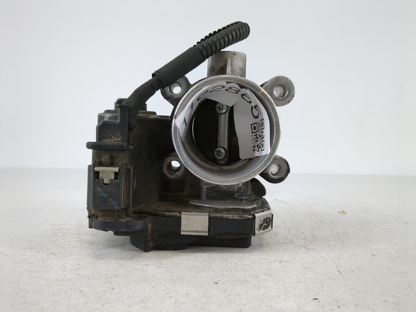 2018-2022 Chevrolet Equinox Throttle Body P/N:12671379AA Fits Fits 2016 2017 2018 2019 2020 2021 2022 OEM Used Auto Parts - 