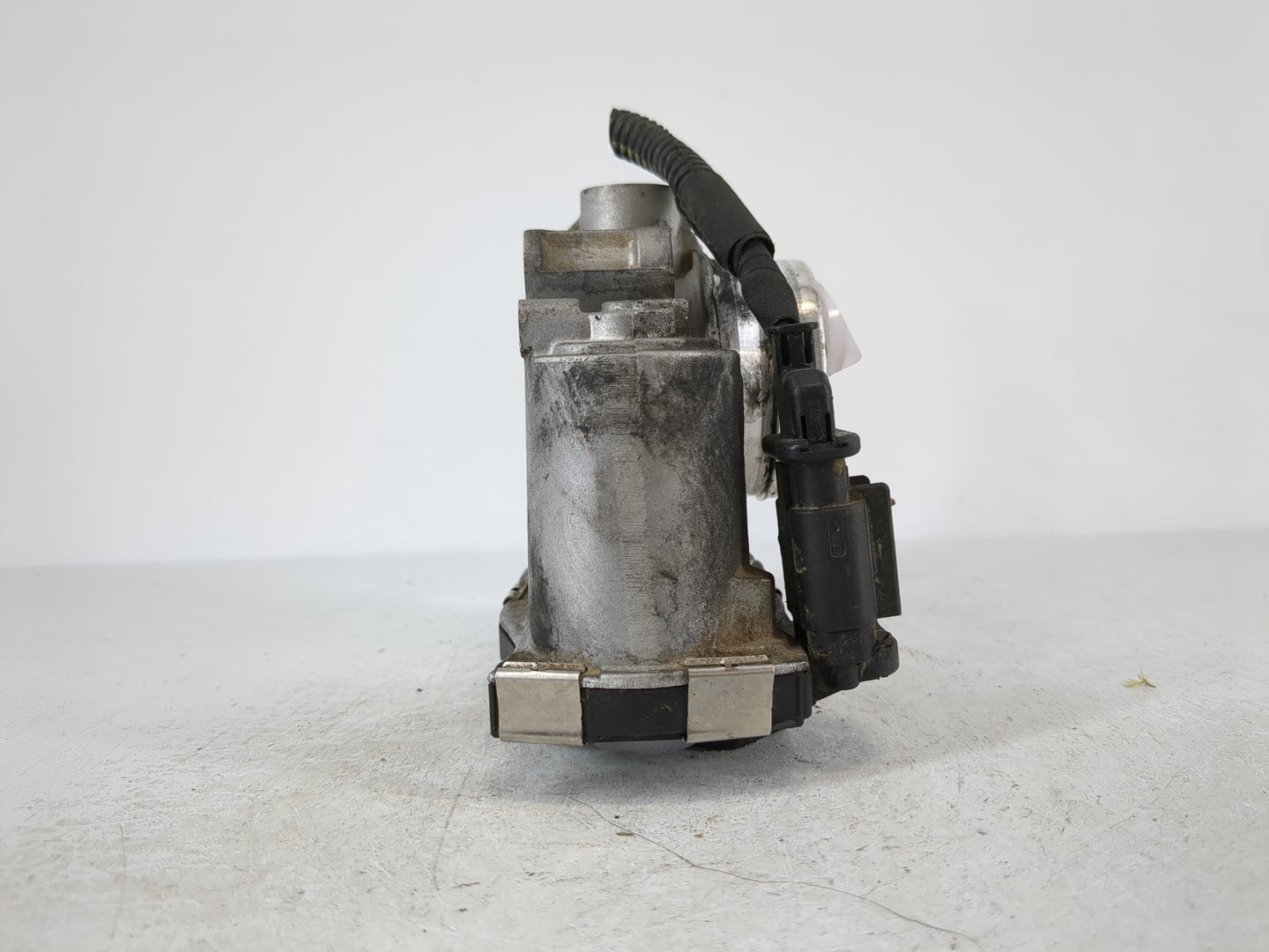 2018-2022 Chevrolet Equinox Throttle Body P/N:12671379AA Fits Fits 2016 2017 2018 2019 2020 2021 2022 OEM Used Auto Parts - 