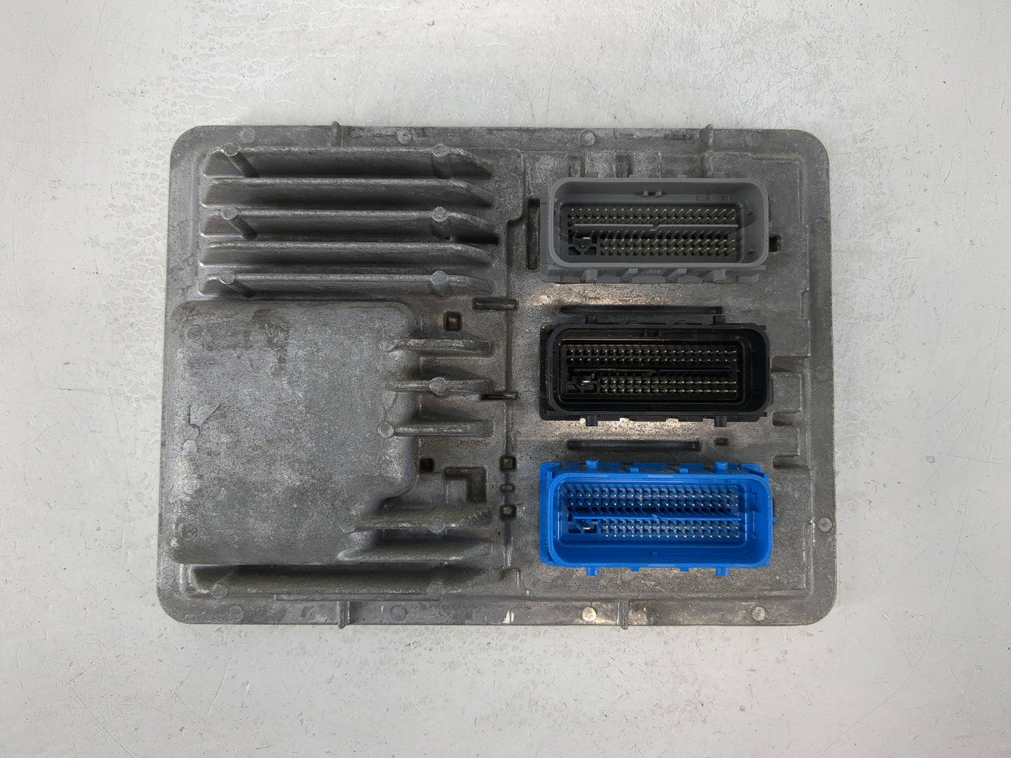 2019 Chevrolet Equinox PCM Engine Control Computer ECU ECM PCU OEM P/N:12697837 Fits Fits 2016 2017 2018 OEM Used Auto Parts