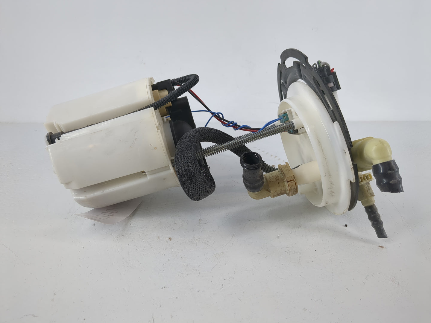 2018-2019 Chevrolet Equinox Electrical Gas Fuel Pump Assembly - Oemusedautoparts1.com