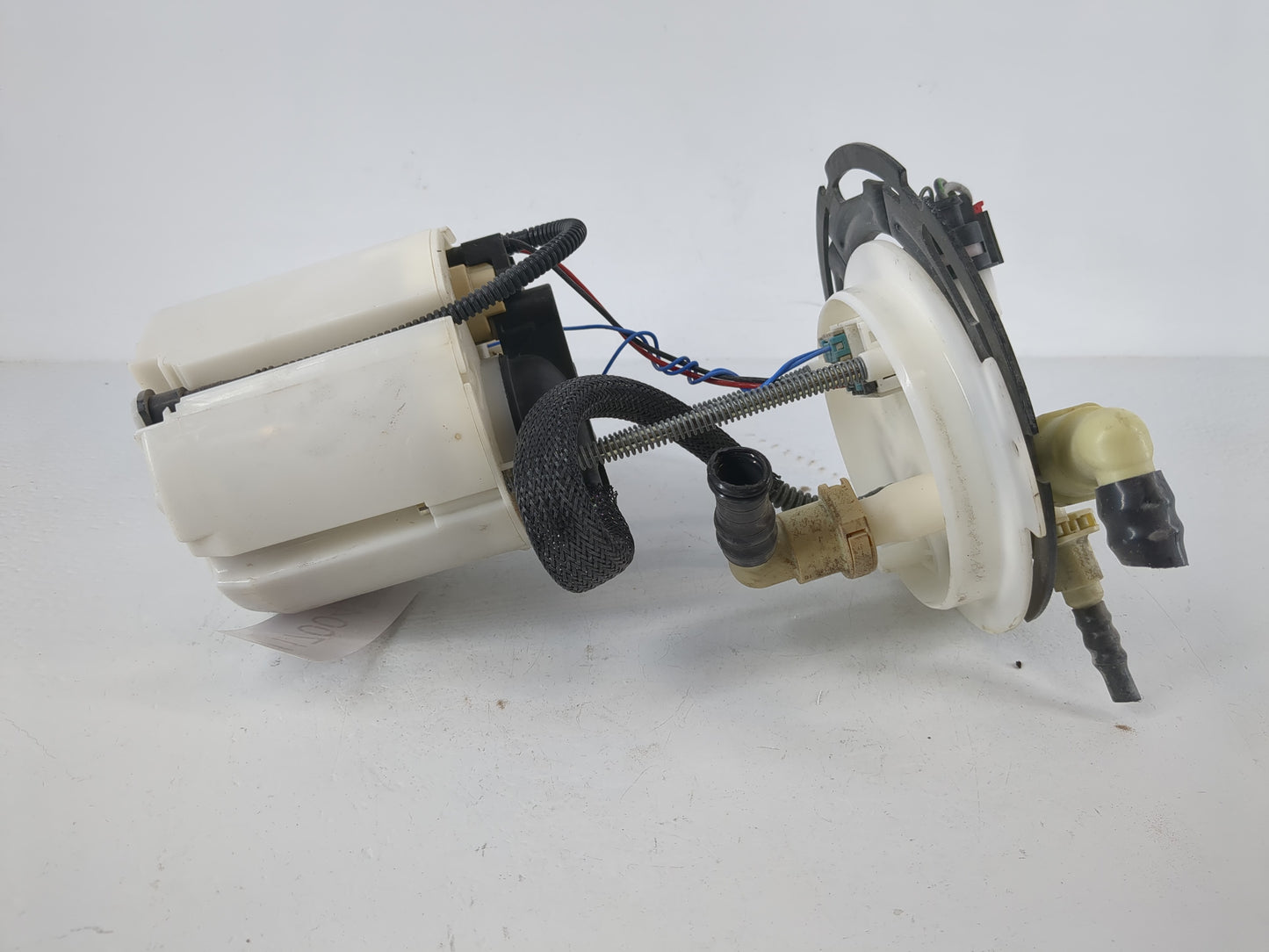 2018-2019 Chevrolet Equinox Electrical Gas Fuel Pump Assembly - Oemusedautoparts1.com